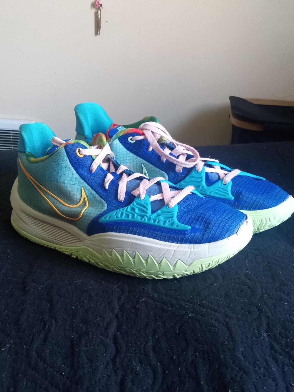 Nike Kyrie Low 4 "Keep Sue Fresh" Basketball Sneakers Mens 11.5